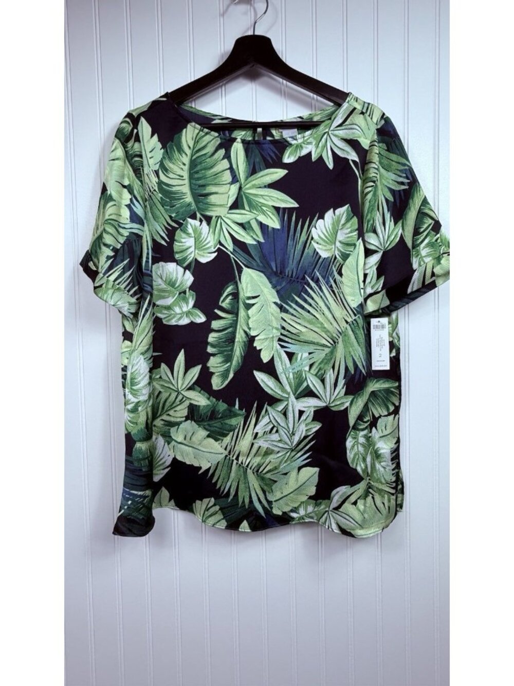 Chicos Satin Tee Sz 2 US Large Palms Multicolor Leaf Womens Top NWT Read FLAW
